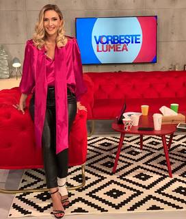 Adela Popescu feet photo 13