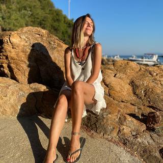 Adela Popescu feet photo 3