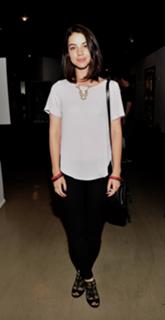 Adelaide Kane feet photo thumbnail