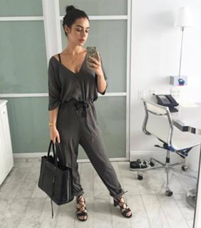 Adelaide Kane feet photo thumbnail