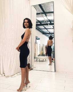 Adelaide Kane feet photo thumbnail