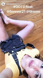 Adelaide Kane feet photo thumbnail