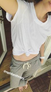 Adelaide Kane feet photo thumbnail