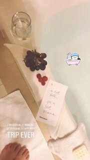 Adelaide Kane feet photo thumbnail