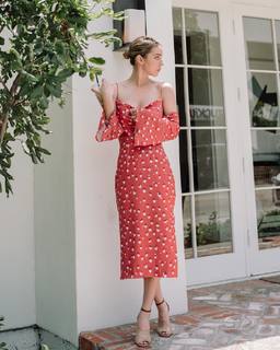 Adelaide Kane feet photo thumbnail
