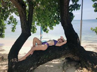 Adelaide Kane feet photo thumbnail
