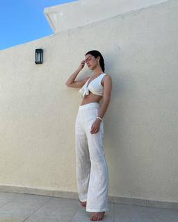 Adelaide Kane feet photo thumbnail