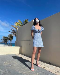 Adelaide Kane feet photo thumbnail