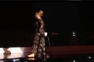 Adele feet photo thumbnail