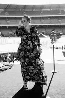 Adele feet photo thumbnail