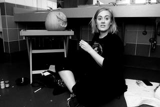 Adele feet photo thumbnail