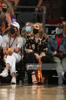 Adele feet photo thumbnail