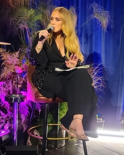 Adele feet photo thumbnail
