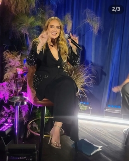 Adele feet photo thumbnail
