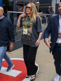 Adele feet photo 3