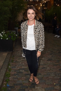 Adele Silva feet photo thumbnail