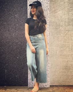 Aditi Bhatia feet photo 14