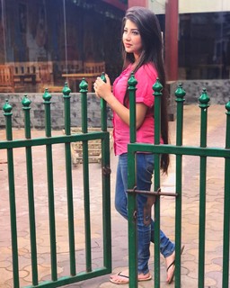 Aditi Bhatia feet photo 11