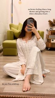 Aditi Bhatia feet photo 1