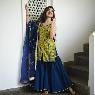 Aditi Bhatia feet photo 12