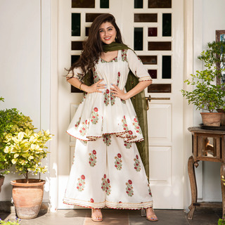 Aditi Bhatia feet photo 19