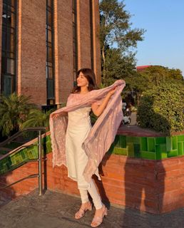Aditi Bhatia feet photo 4