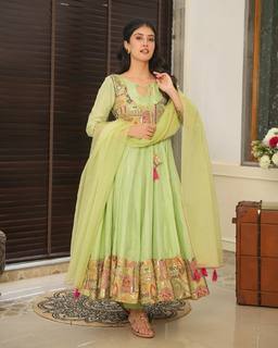 Aditi Budhathoki feet photo 3