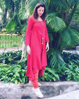 Aditi Govitrikar feet photo 5