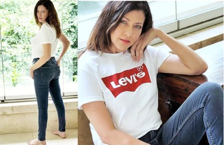 Aditi Govitrikar feet photo 3