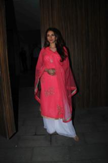 Aditi Rao Hydari feet photo thumbnail