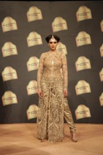 Aditi Rao Hydari feet photo thumbnail