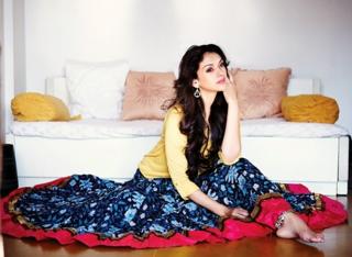 Aditi Rao Hydari feet photo thumbnail