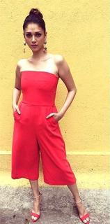 Aditi Rao Hydari feet photo thumbnail