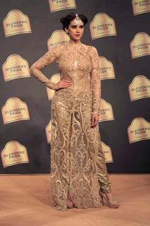 Aditi Rao Hydari feet photo thumbnail