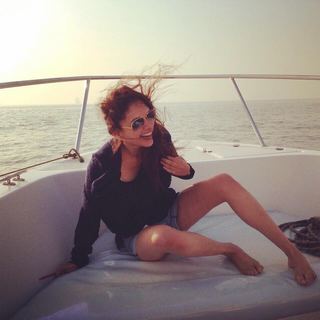 Aditi Rao Hydari feet photo thumbnail
