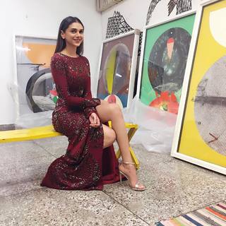 Aditi Rao Hydari feet photo thumbnail