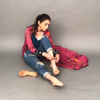 Aditi Rao Hydari feet photo thumbnail