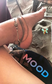 Aditi Rao Hydari feet photo thumbnail