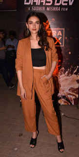 Aditi Rao Hydari feet photo thumbnail