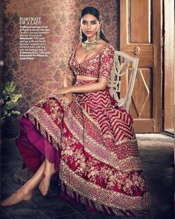 Aditi Rao Hydari feet photo thumbnail