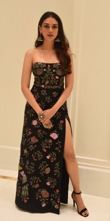 Aditi Rao Hydari feet photo thumbnail