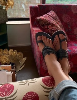 Aditi Rao Hydari feet photo thumbnail