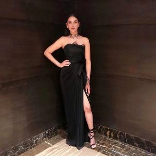 Aditi Rao Hydari feet photo thumbnail