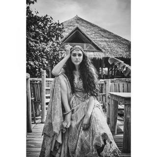 Aditi Rao Hydari feet photo thumbnail