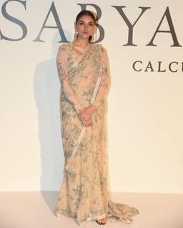 Aditi Rao Hydari feet photo thumbnail