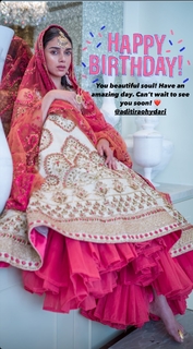 Aditi Rao Hydari feet photo thumbnail
