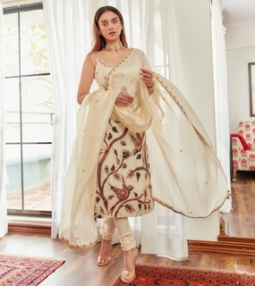 Aditi Rao Hydari feet photo thumbnail