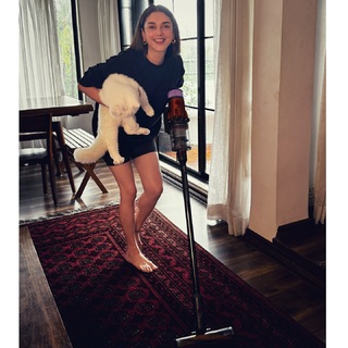 Aditi Rao Hydari feet photo thumbnail