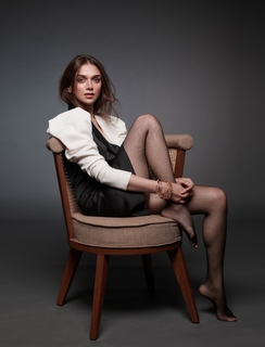 Aditi Rao Hydari feet photo thumbnail