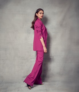 Aditi Rao Hydari feet photo thumbnail